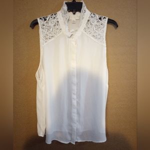 Sleeveless lace top